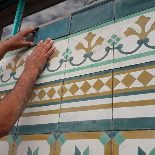 Historia Baldosas Súper